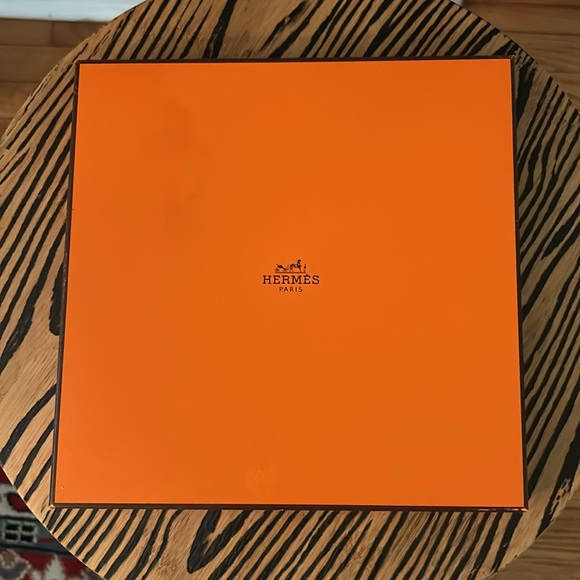 RARE HERMES x KARIN SWILDENS gorgeous silk, CENDRILLION square scarf 1970s w/box - Picture 11 of 11